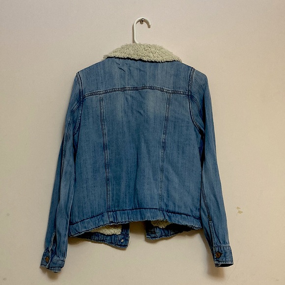 Size S | Thread and Supply blue denim jacket lined with cream Sherpa - Picture 2 of 2